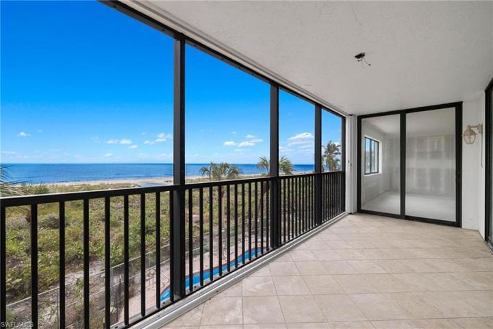Spacious Lanai w/ Direct Gulf Views