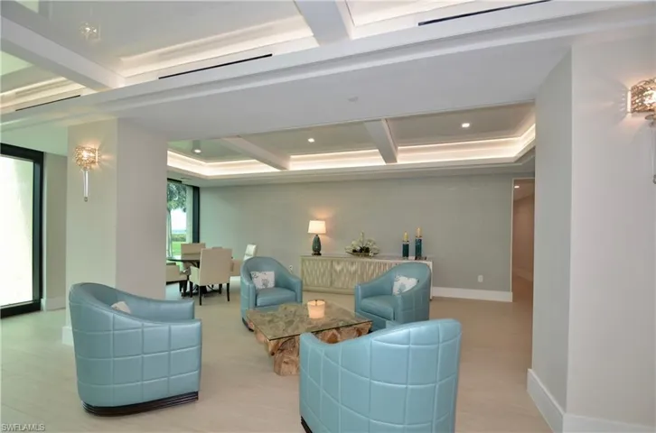 10851 Gulf Shore Dr 303, Naples, Florida 34108