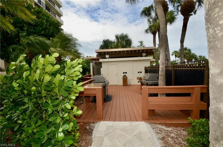 10851 Gulf Shore Dr 303, Naples, Florida 34108