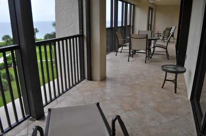 10851 Gulf Shore Dr 303, Naples, Florida 34108