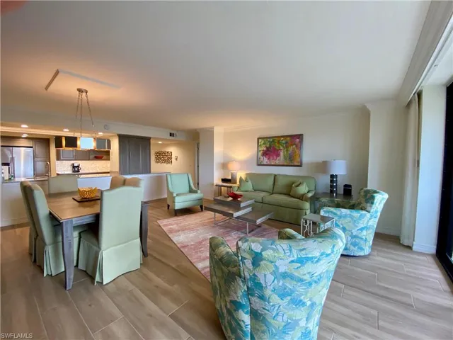 10851 Gulf Shore Dr 303, Naples, Florida 34108