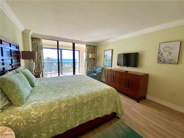 10851 Gulf Shore Dr 303, Naples, Florida 34108