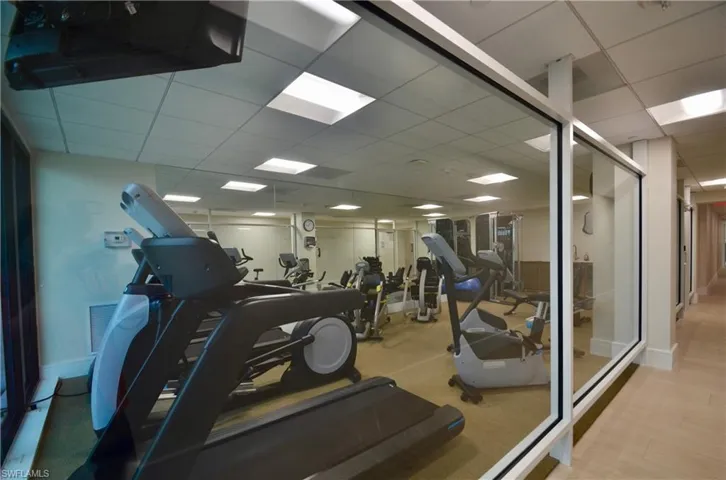 10851 Gulf Shore Dr 303, Naples, Florida 34108