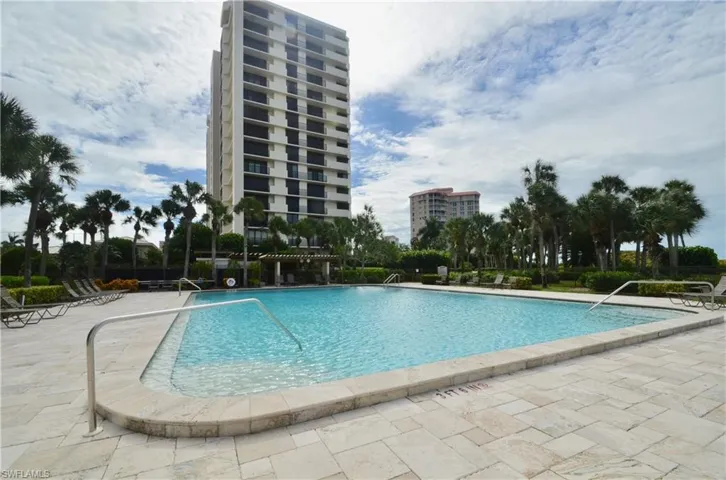 10851 Gulf Shore Dr 303, Naples, Florida 34108