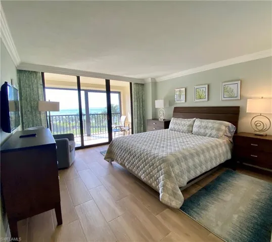 10851 Gulf Shore Dr 303, Naples, Florida 34108