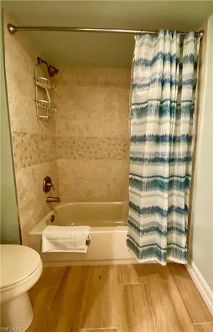10851 Gulf Shore Dr 303, Naples, Florida 34108