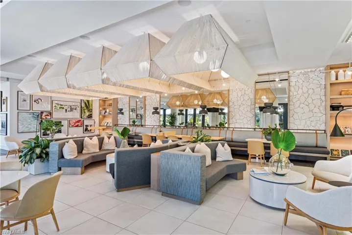 13915 Old Coast Rd 302, Naples, Florida 34110