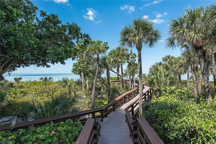 Just steps to the beach!