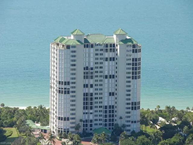 BEACHFRONT Carlysle Tower