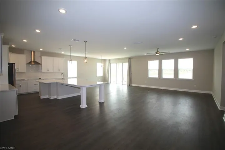 2037  Grove  DR, Naples, FL 34120
