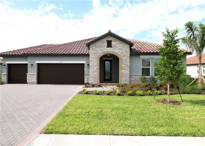 2037  Grove  DR, Naples, FL 34120