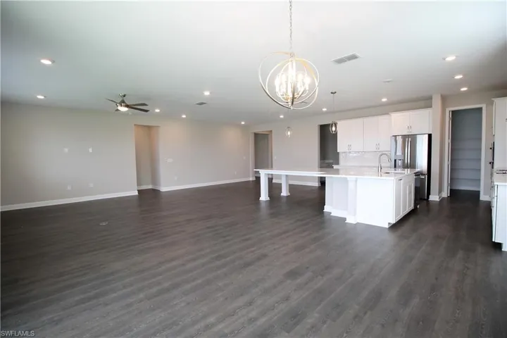 2037  Grove  DR, Naples, FL 34120