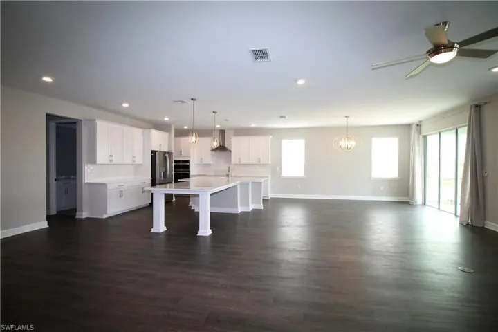 2037  Grove  DR, Naples, FL 34120