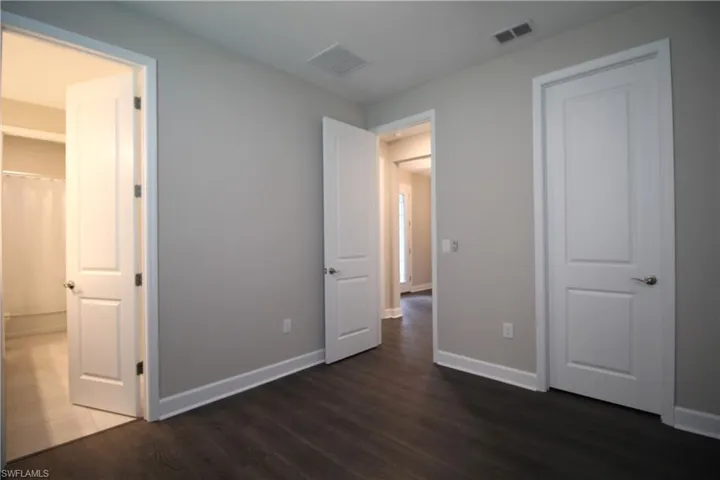 2037  Grove  DR, Naples, FL 34120