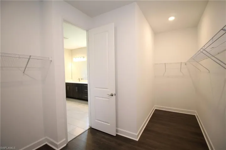 2037  Grove  DR, Naples, FL 34120