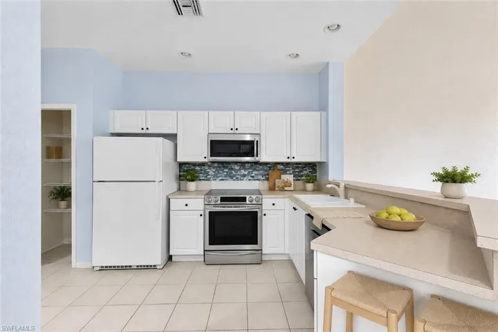 4219 Liron Ave 204, Fort Myers, Florida 33916
