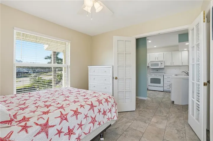 1175  Mainsail  DR, Naples, FL 34114