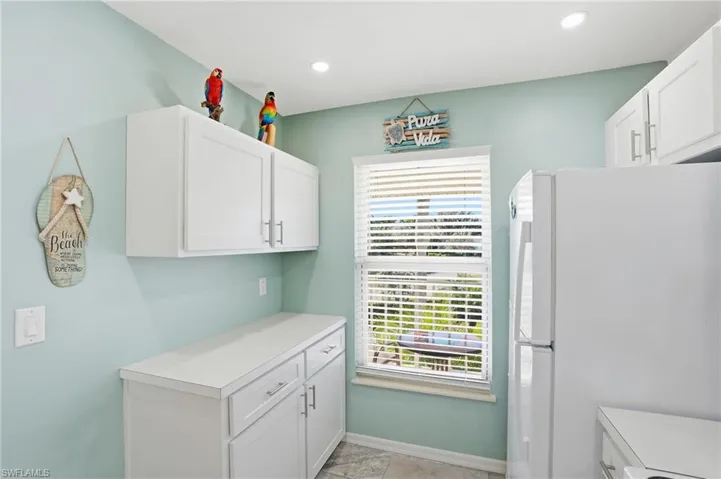1175  Mainsail  DR, Naples, FL 34114