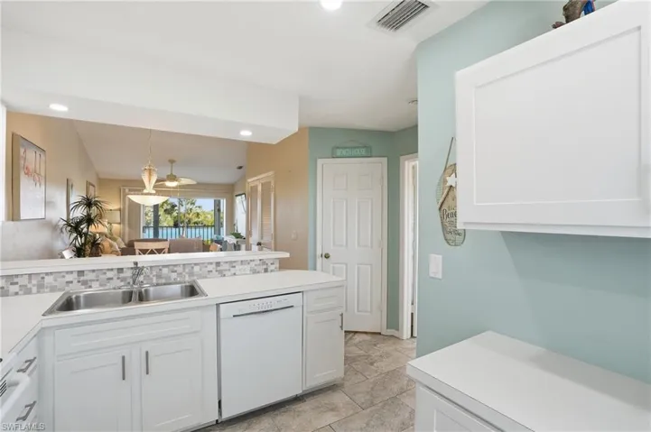 1175  Mainsail  DR, Naples, FL 34114