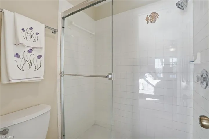 1175  Mainsail  DR, Naples, FL 34114