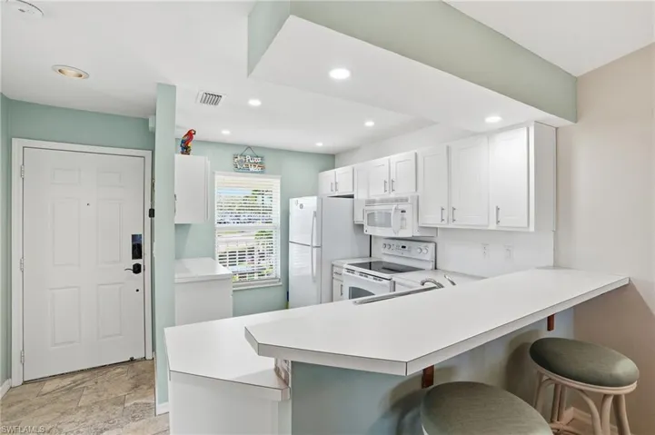 1175  Mainsail  DR, Naples, FL 34114