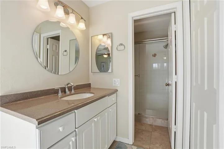 1175  Mainsail  DR, Naples, FL 34114