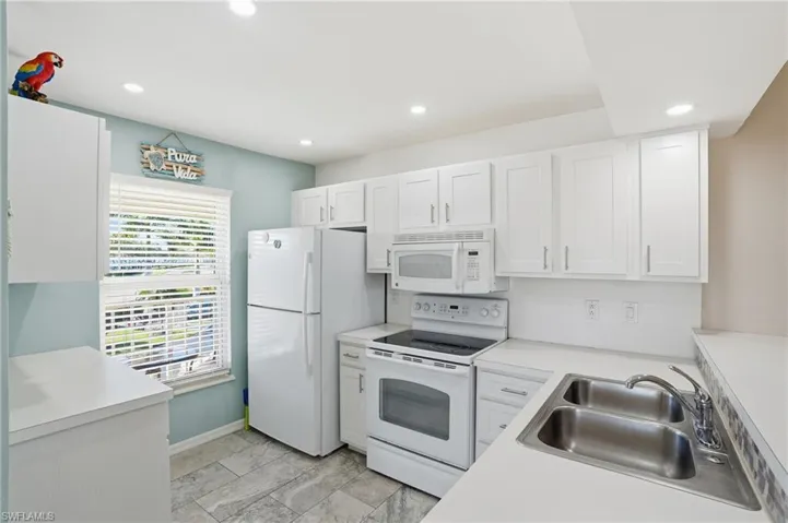 1175  Mainsail  DR, Naples, FL 34114