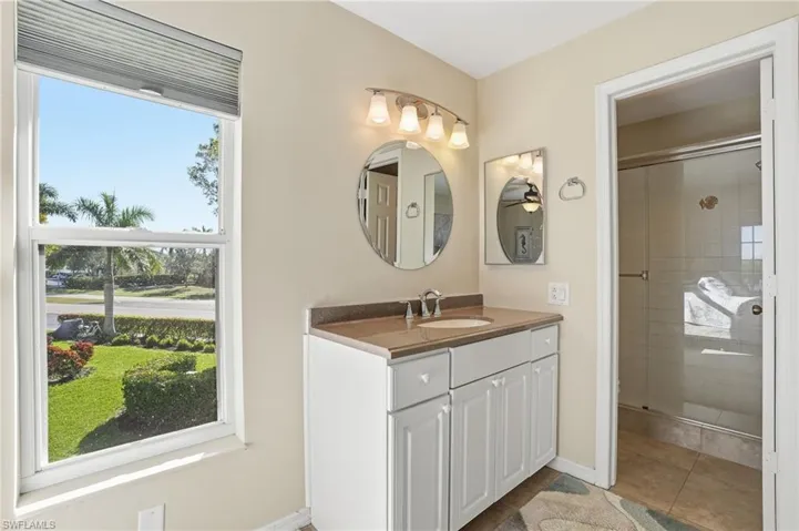 1175  Mainsail  DR, Naples, FL 34114