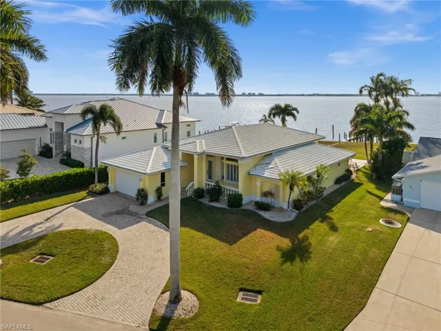 Take advantage of the Southern exposure views