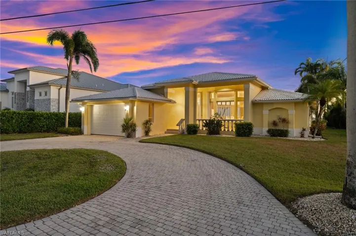 Welcome to 264 Bayshore Drive!