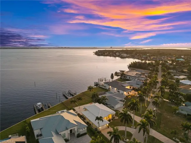 Stunning sunset over the Caloosahatchee