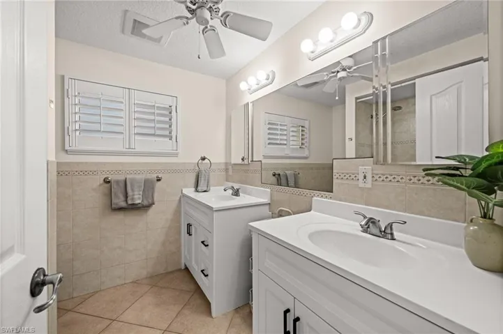 Guest bath with Dual Sinks