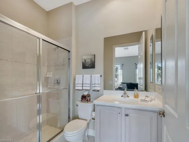 Bath adjacent to flex room