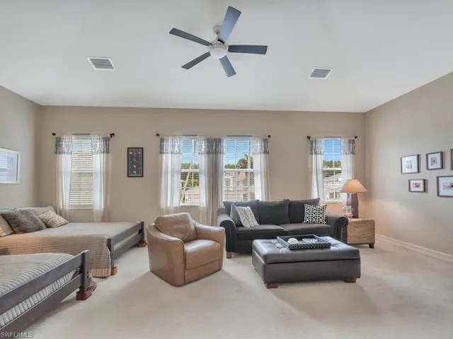 Flex room with endless possibilities