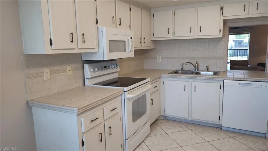 4713 Santa Barbara Blvd E-3, Cape Coral, Florida 33914