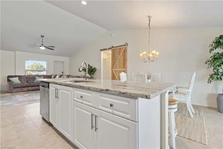 121 Nw 15th St, Cape Coral Fl 33993