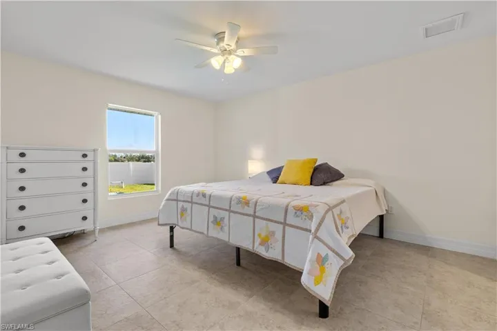 121 Nw 15th St, Cape Coral Fl 33993
