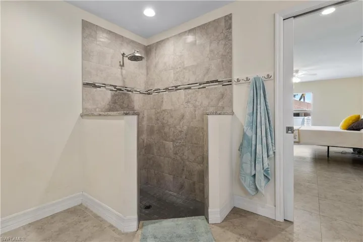 121 Nw 15th St, Cape Coral Fl 33993