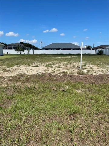 526 Nw 7th Ave, Cape Coral, Florida 33993