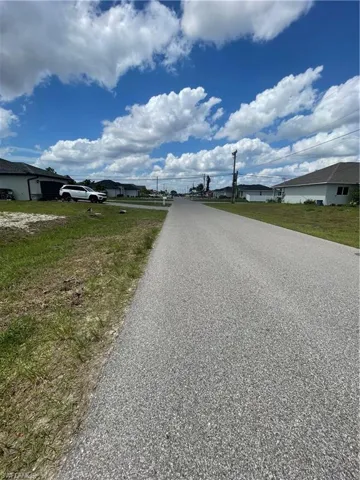 526 Nw 7th Ave, Cape Coral, Florida 33993