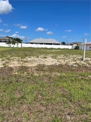 526 Nw 7th Ave, Cape Coral, Florida 33993