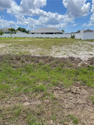 526 Nw 7th Ave, Cape Coral, Florida 33993