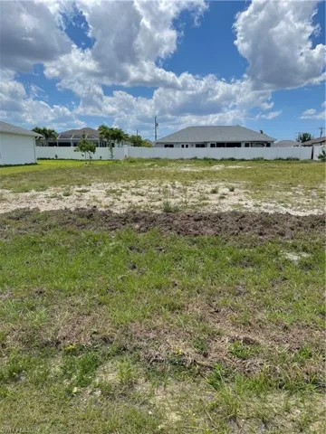 526 Nw 7th Ave, Cape Coral, Florida 33993