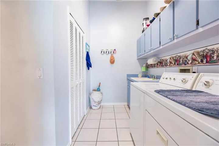 128 NW 13th  PL, Cape Coral, FL 33993