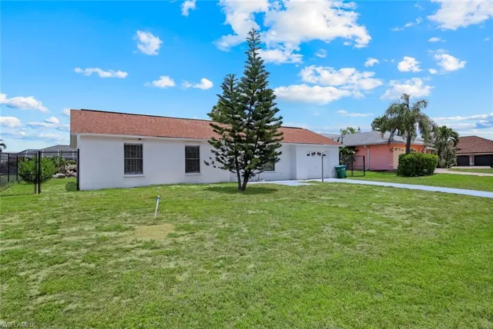 1307 SW 43rd  LN, Cape Coral, FL 33914