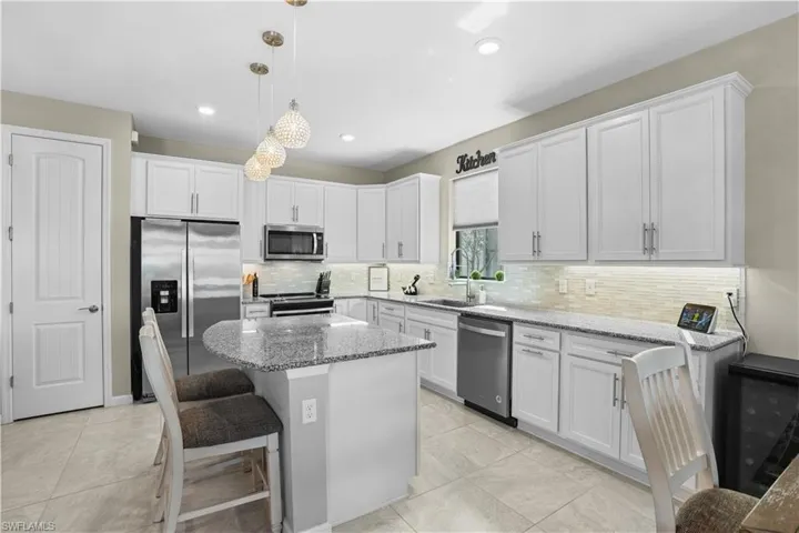2077 Hamlin St, Naples, Florida 34120