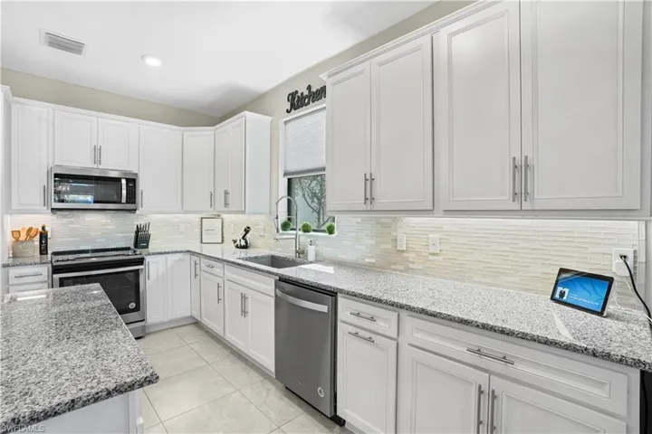 2077 Hamlin St, Naples, Florida 34120