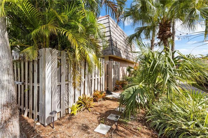 1543 Park Meadows DR # 4, FORT MYERS FL 33907
