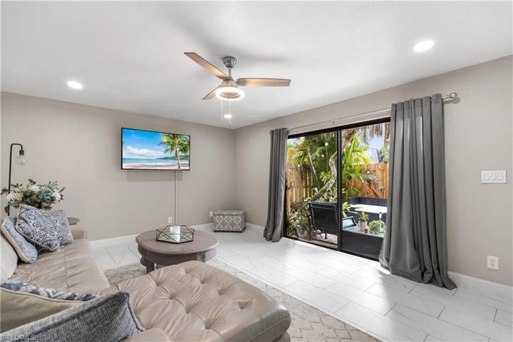 1543 Park Meadows DR # 4, FORT MYERS FL 33907