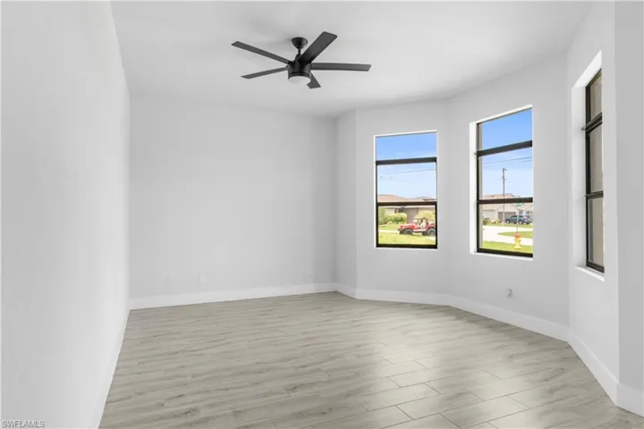 2208 Sw 12th Ln, Cape Coral, Florida 33991